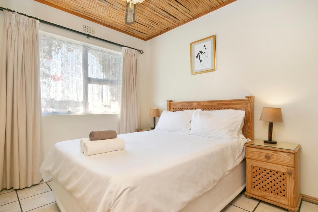 The Bohemian Guesthouse ケープタウン エクステリア 写真